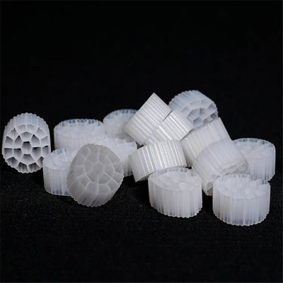 Плавая средства массовой информации фильтра HDPE MBBR пластиковые биологические флюидизировали - заполнитель кровати