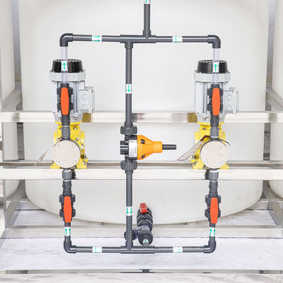 Интегрированный смешивать полноавтоматической машины для дозировки 4500L/H растворяя